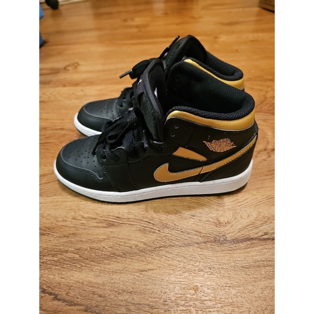 Air Jordan JV2 (GS) Big Kids' Shoes Black-Metallic Gold-White DQ8423-071 4.5Y - Picture 4 of 8